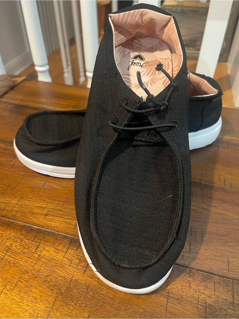 Reef Women’s Black Canvas Flats with White Sole and Pink Liner